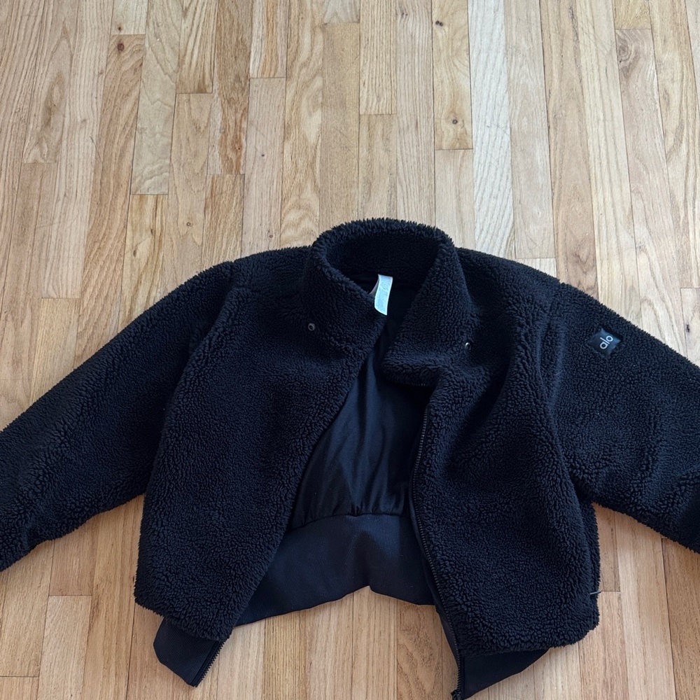 ALO Yoga Black Textured Jacket excellent condition
